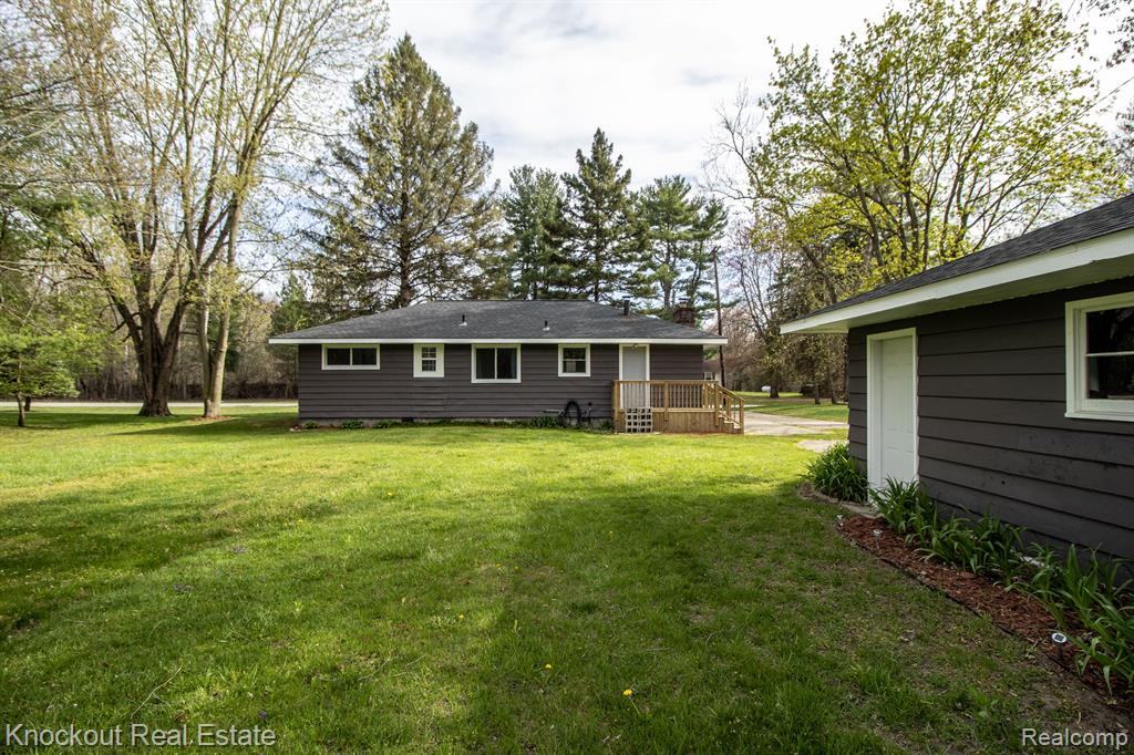 5453 Townline Road Birch Run, MI 48415 - Photo 2 of 31