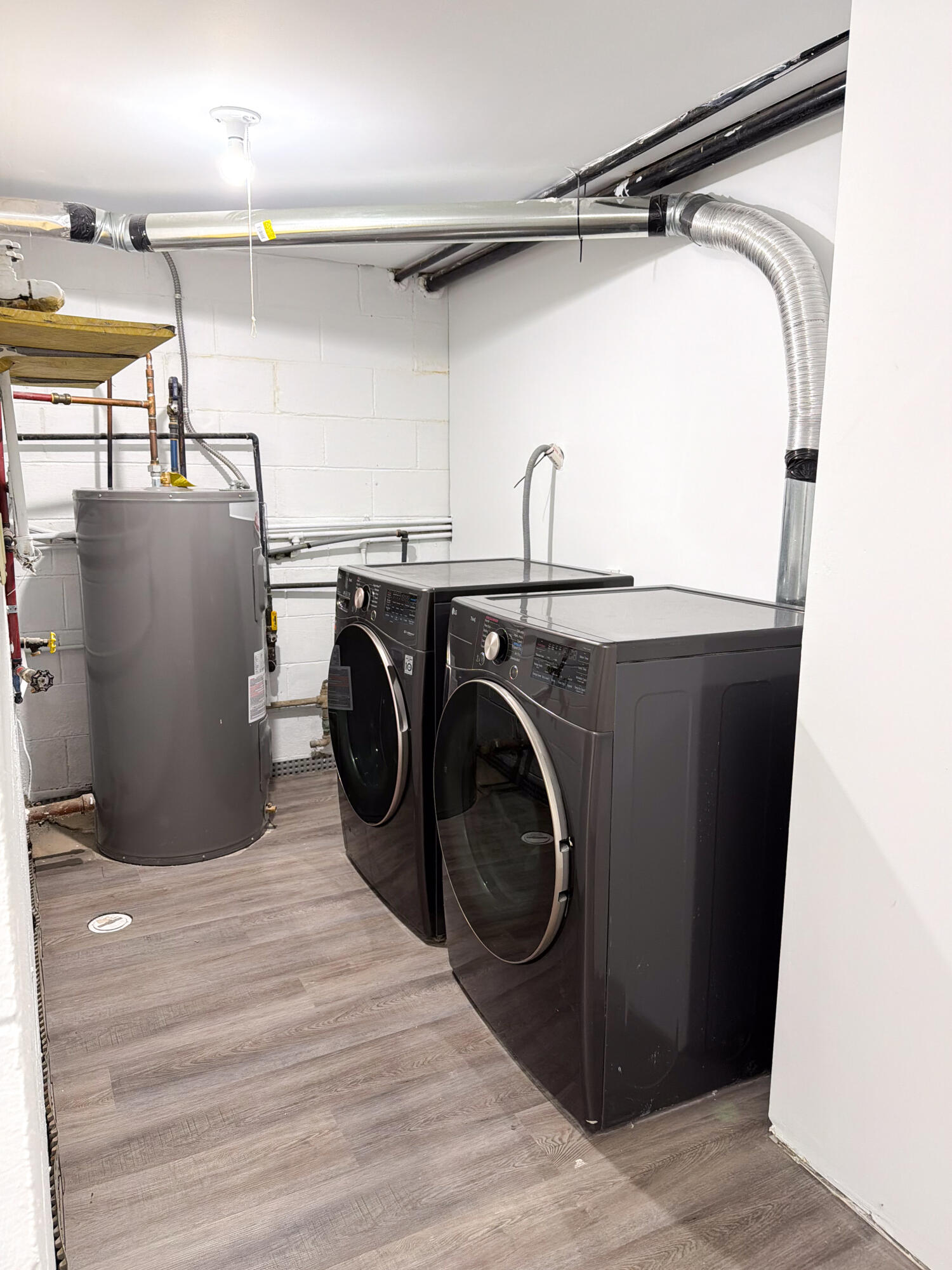12449 California Road Sawyer, MI 49125 - Photo 35 of 52 Laundry Room