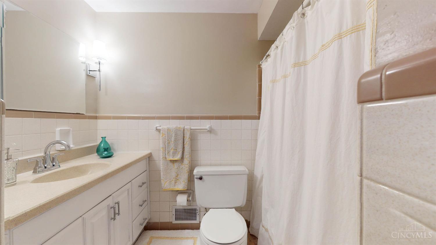 3442 Rocker Drive Cincinnati, OH 45239 - Photo 23 of 40
