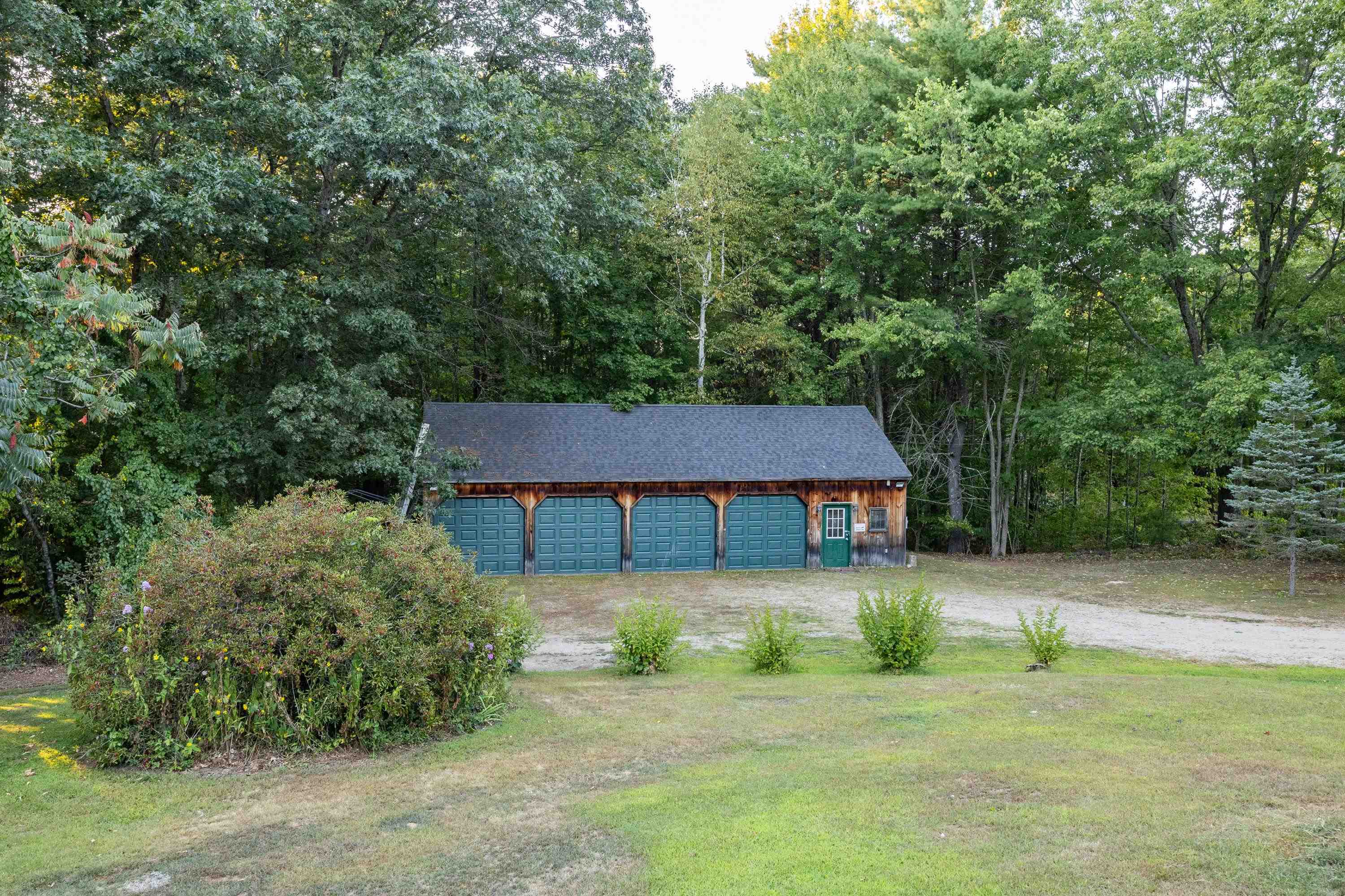 738 Robinson Road Pembroke, NH 03275 - Photo 7 of 58 Gallery Image 7