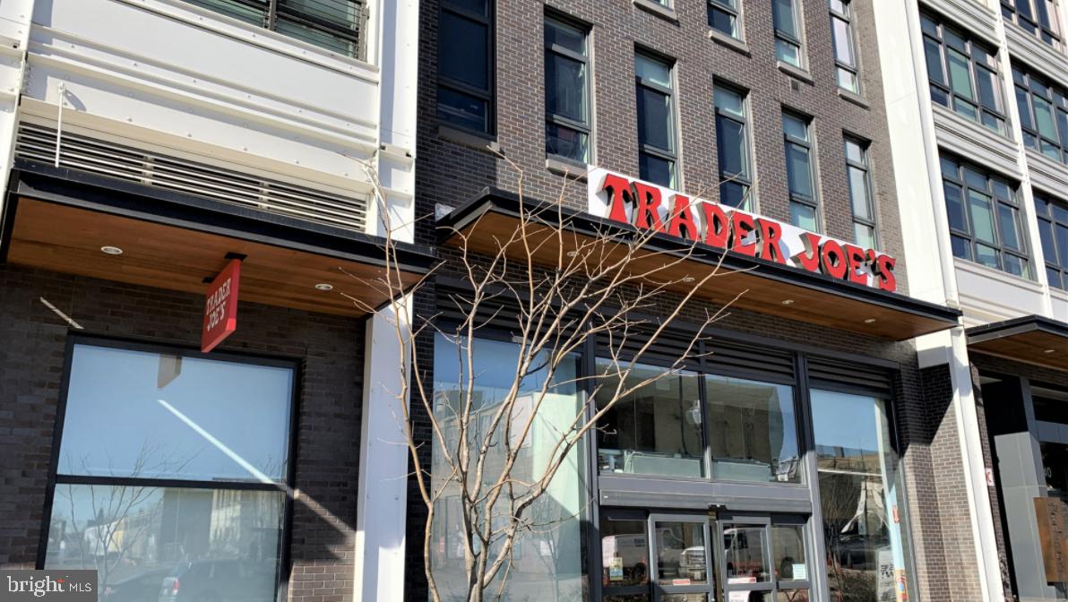 1528 Oates Street Northeast, Unit A Washington, DC 20002 - Photo 31 of 34 Union Market Trader Joe's