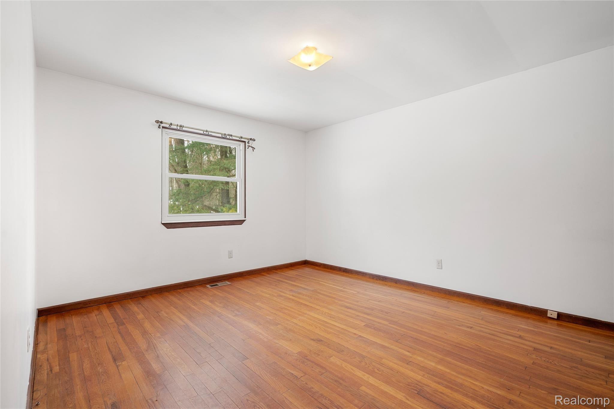 445 Stump Road Lapeer, MI 48446 - Photo 19 of 38 Stump-16.jpg
