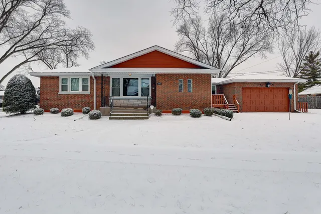 $399,900 | 1850 Kensington Avenue, Westchester, IL 60154