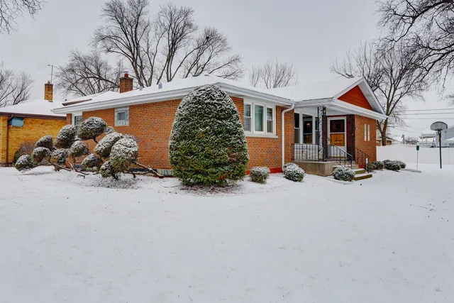 $399,900 | 1850 Kensington Avenue, Westchester, IL 60154