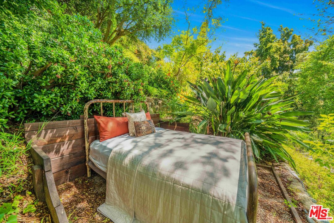 4124 Dundee Drive Los Angeles, CA 90027 - Photo 41 of 54