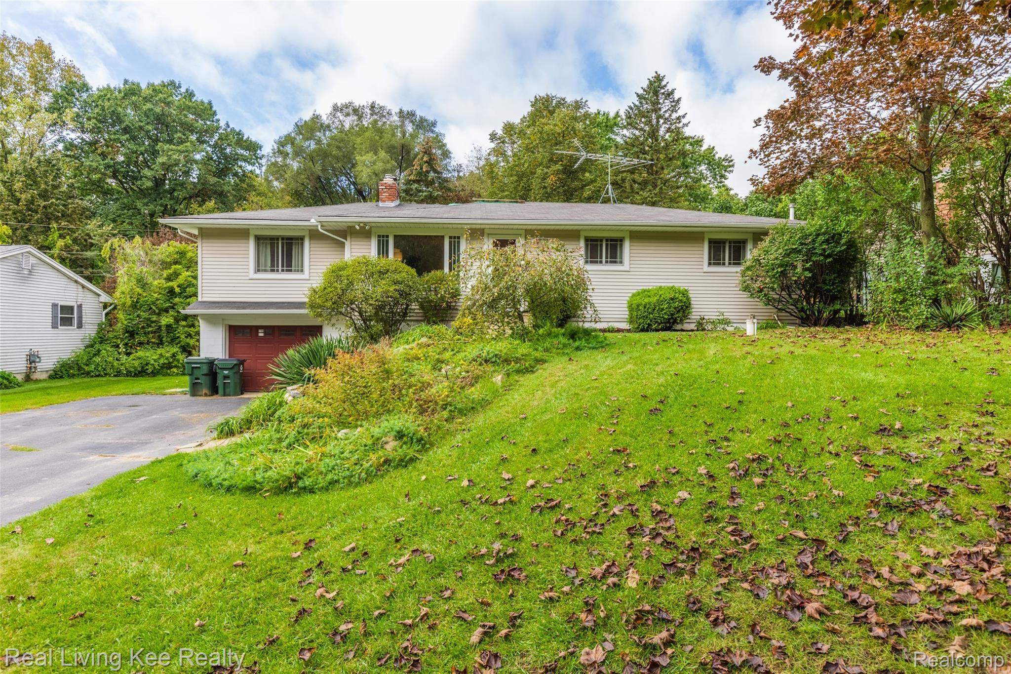 2448 Cole Road Lake Orion, MI 48362 - Photo 1 of 28 2448 Cole Rd-1.jpg