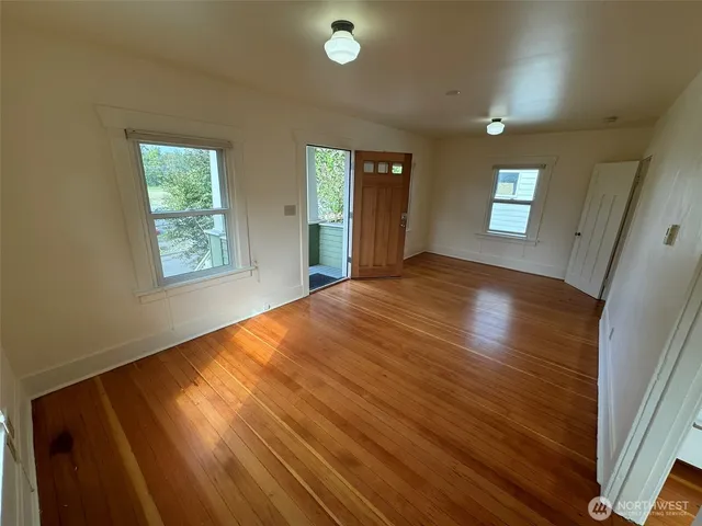 $3,400 | 8034 34th Avenue South, Seattle, WA 98118