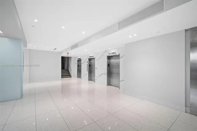 $2,650 | 20301 West Country Club Drive, Unit 1822, Aventura, FL 33180