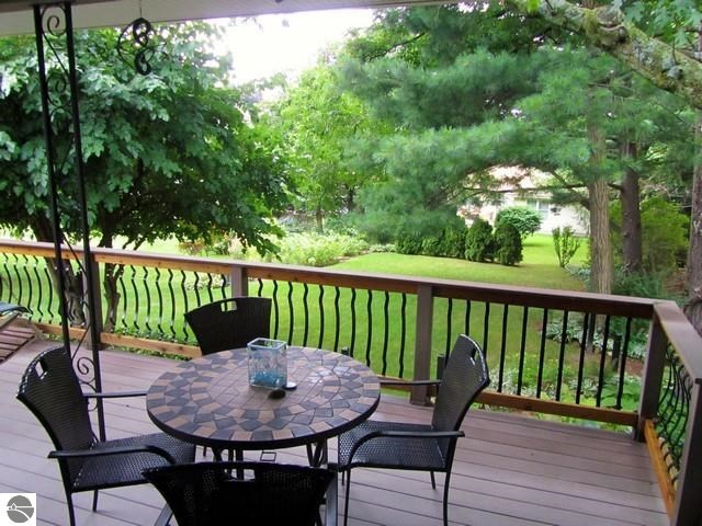 551 Bloomfield Road Traverse City, MI 49686 - Photo 6 of 34 1806189-5.JPG