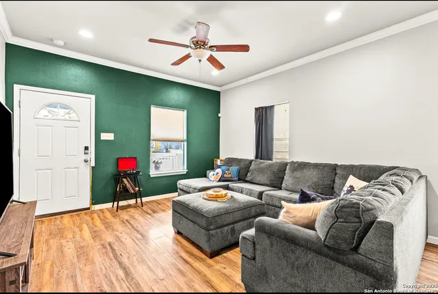 $194,900 | 2537 West Southcross Boulevard, San Antonio, TX 78211