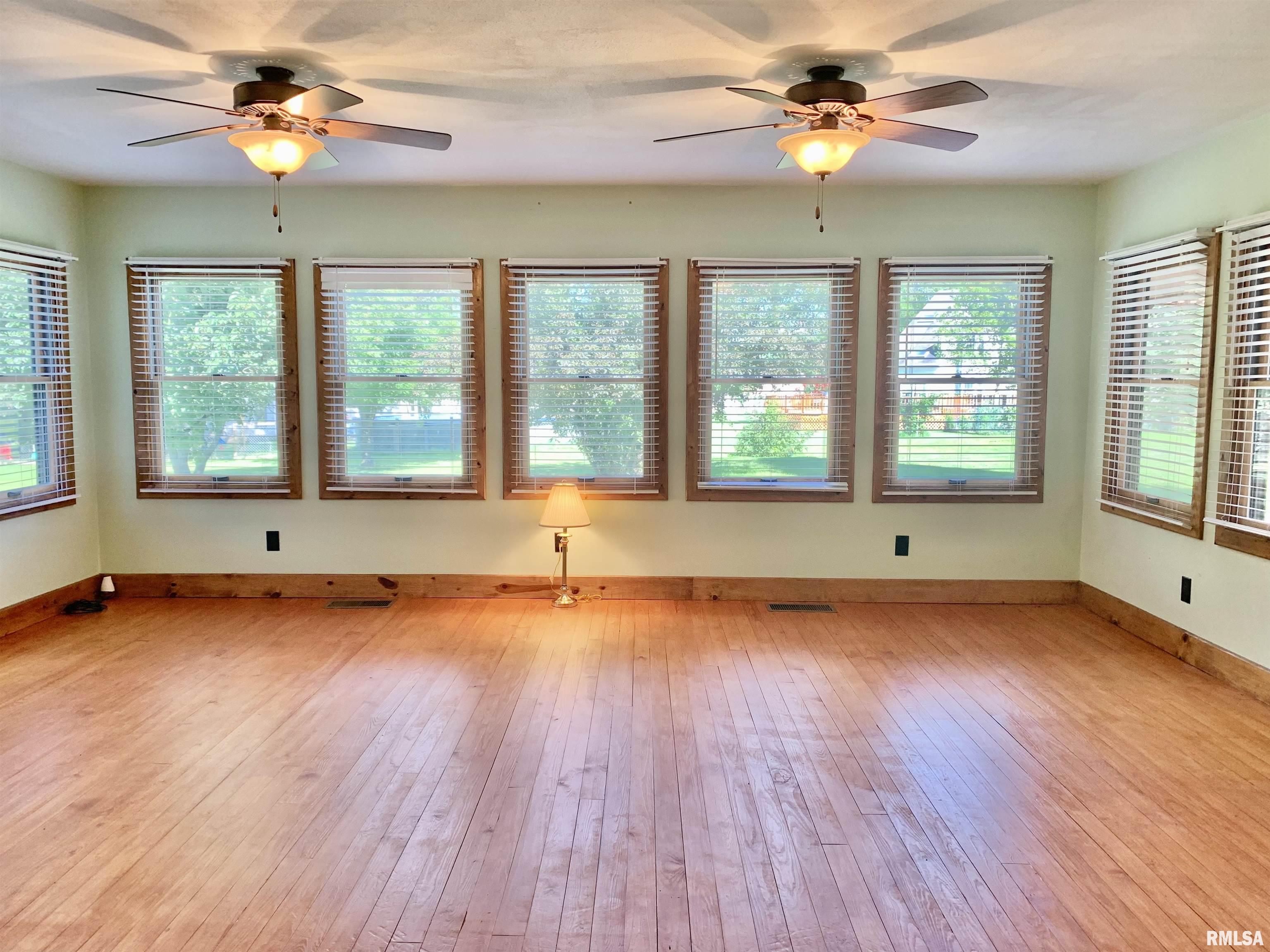 6633 Roberts Road Marion, IL 62959 - Photo 11 of 35 Gallery Image 11