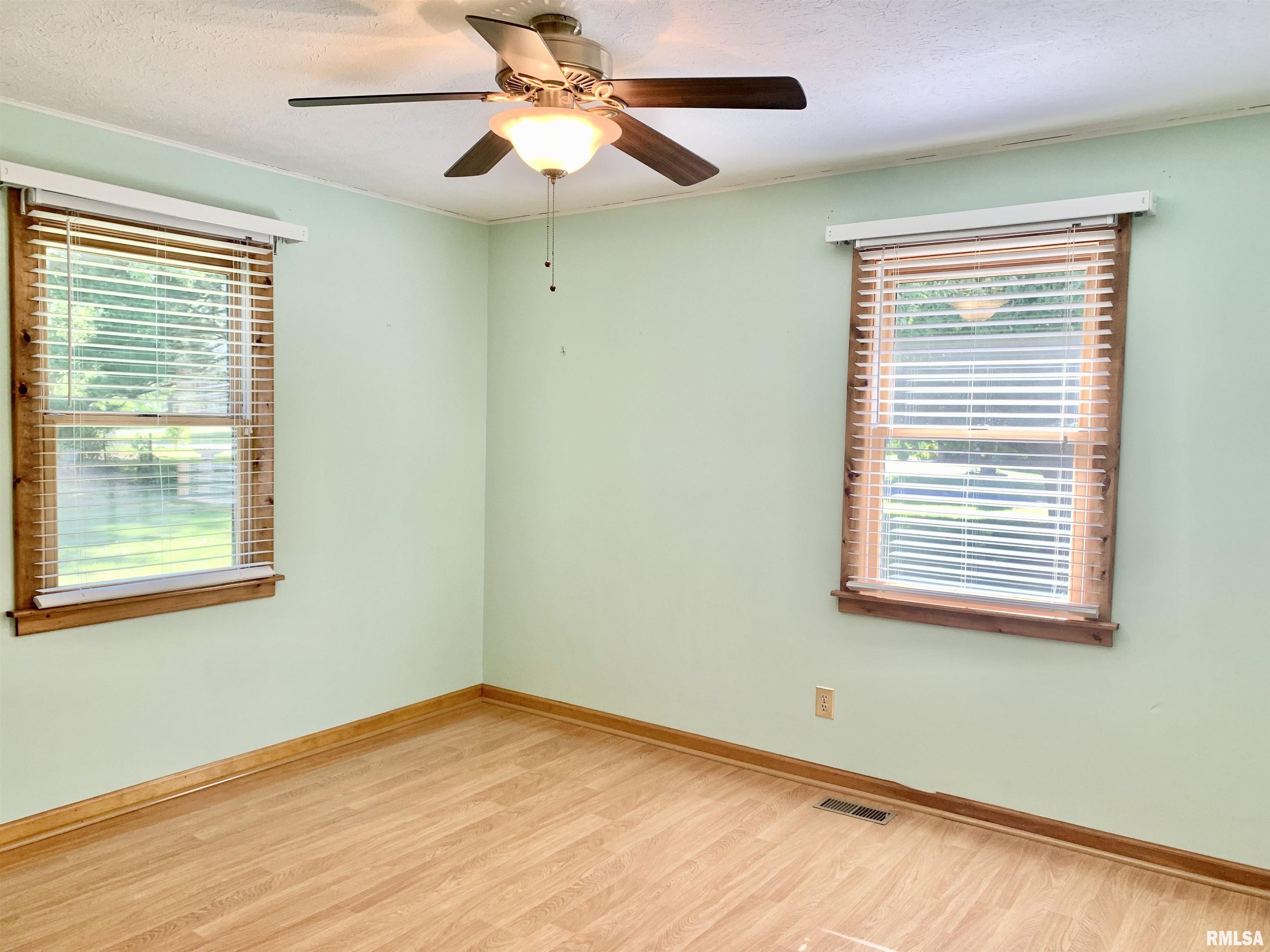 6633 Roberts Road Marion, IL 62959 - Photo 23 of 35 Gallery Image 23
