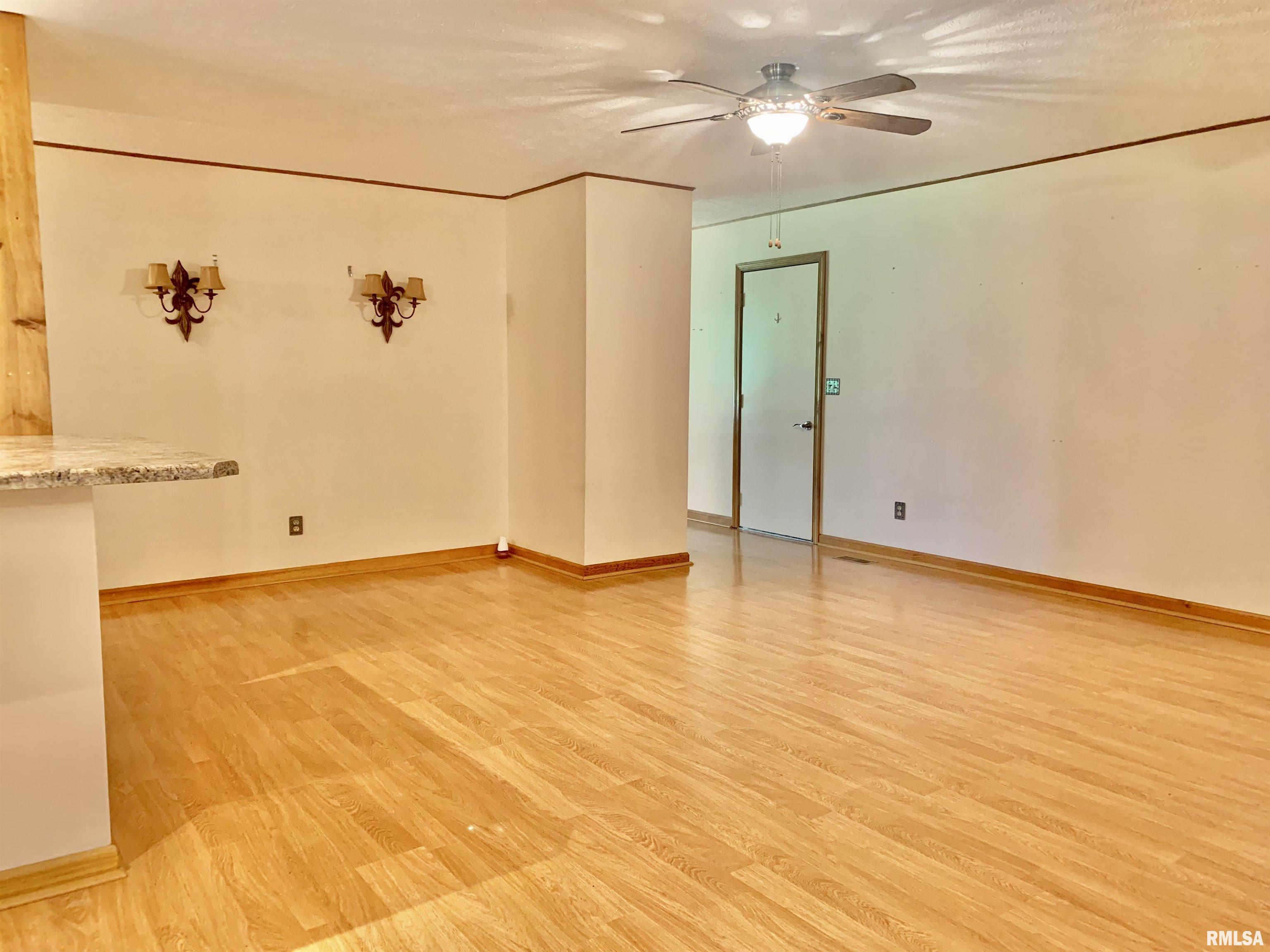 6633 Roberts Road Marion, IL 62959 - Photo 8 of 35 Gallery Image 8