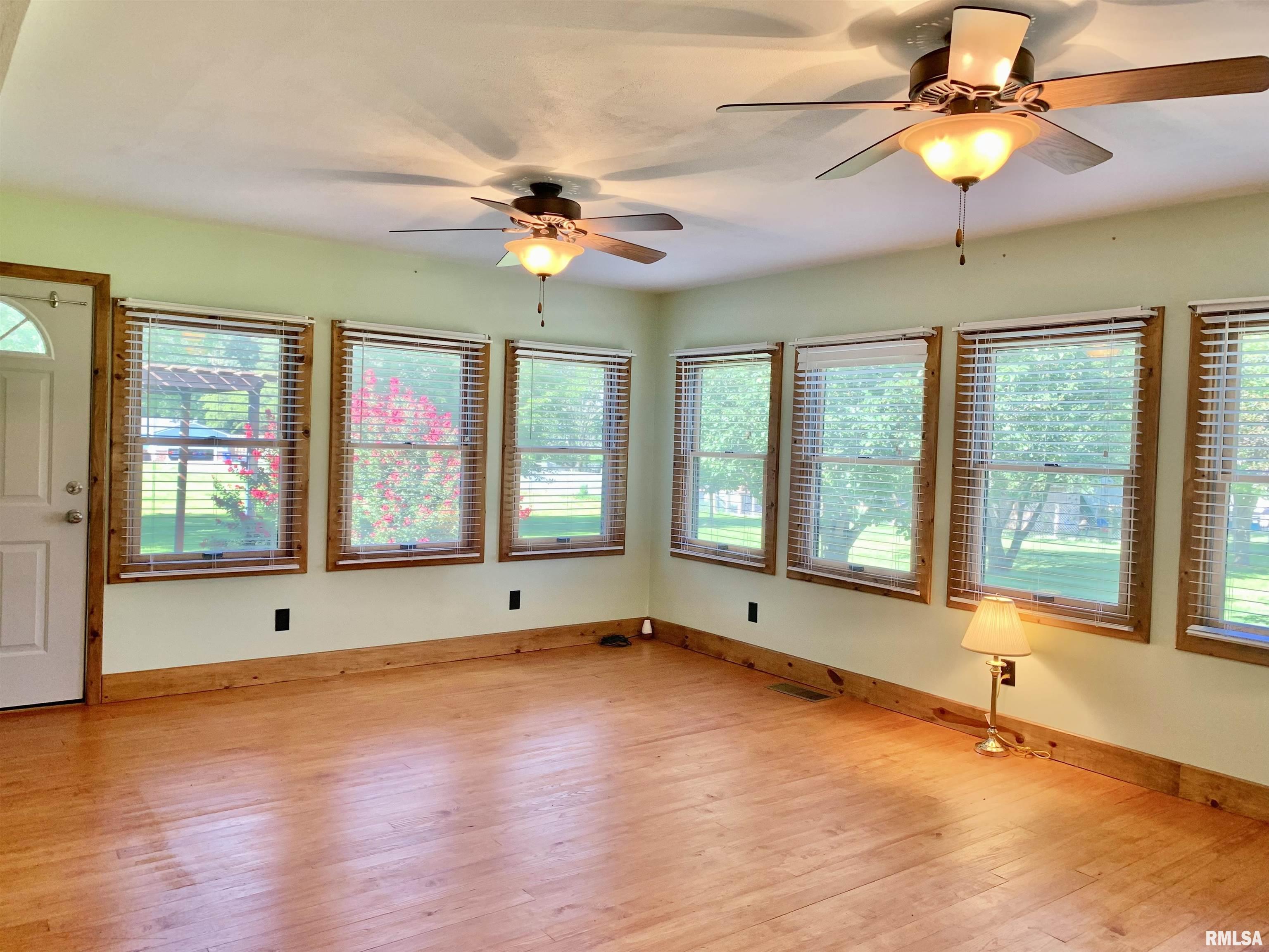 6633 Roberts Road Marion, IL 62959 - Photo 10 of 35 Gallery Image 10