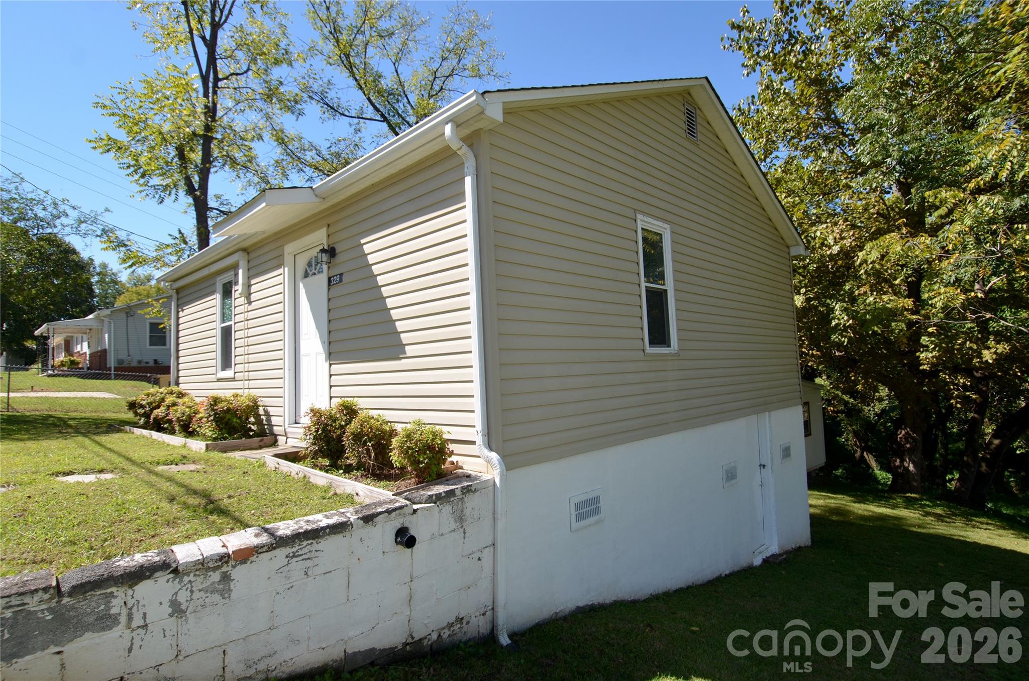 329 Morehead Road Marion, NC 28752 - Photo 3 of 16 Gallery Image 3