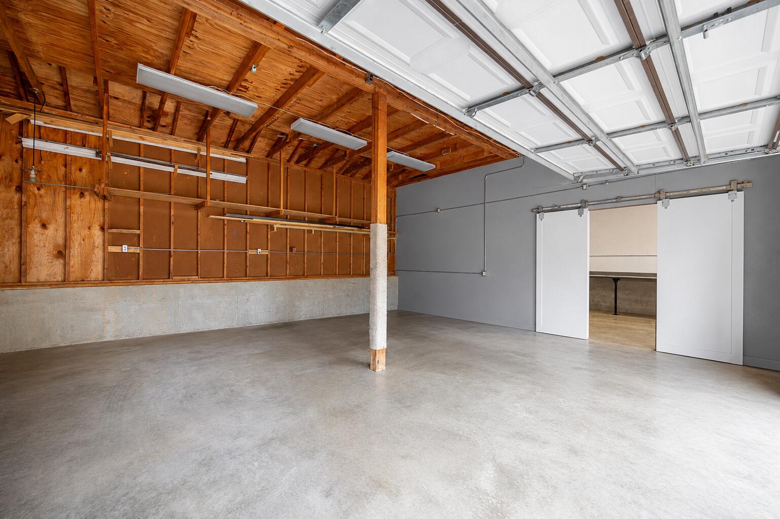 28446 Panorama Road Warsaw, MO 65355 - Photo 22 of 23 Garage
