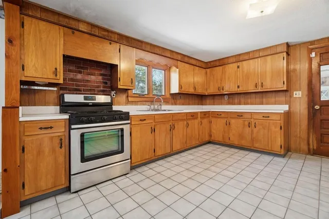 $295,000 | 434 South Main Street, Newport, NH 03773