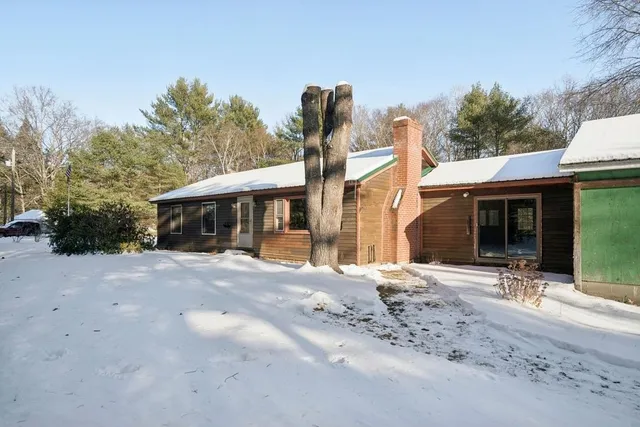 $295,000 | 434 South Main Street, Newport, NH 03773