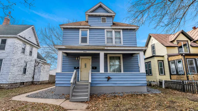 $225,000 | 1120 6th Street South, Unit 11201122, La Crosse, WI 54601