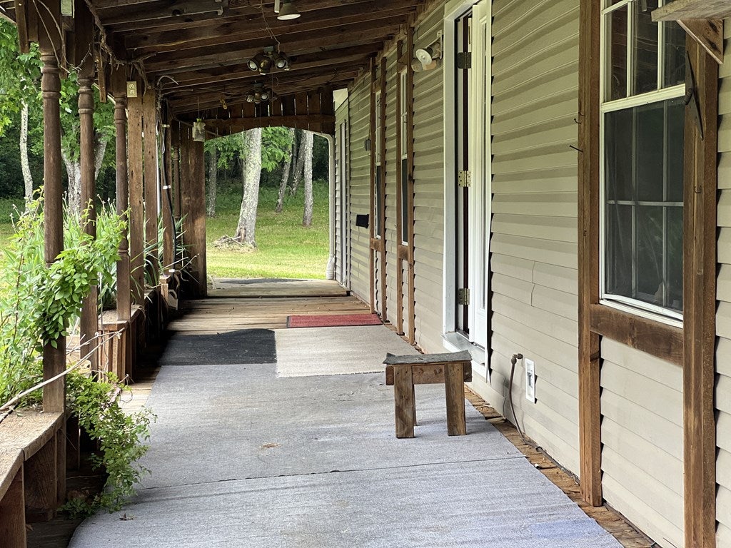 758 Cline Road Rural Retreat, VA 24368 - Photo 5 of 27 Gallery Image 5