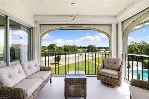 $275,000 | 5 High Point Circle West, Unit 307, Naples, FL 34103