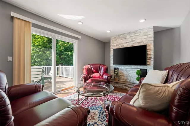 $450,000 | 54 Clintonview Boulevard, New Hartford, NY 13413