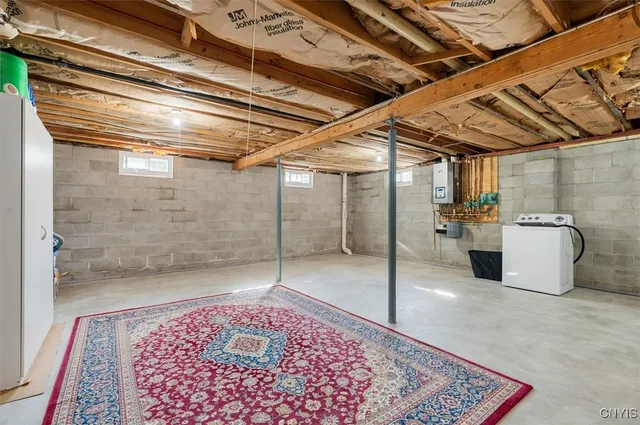 $450,000 | 54 Clintonview Boulevard, New Hartford, NY 13413