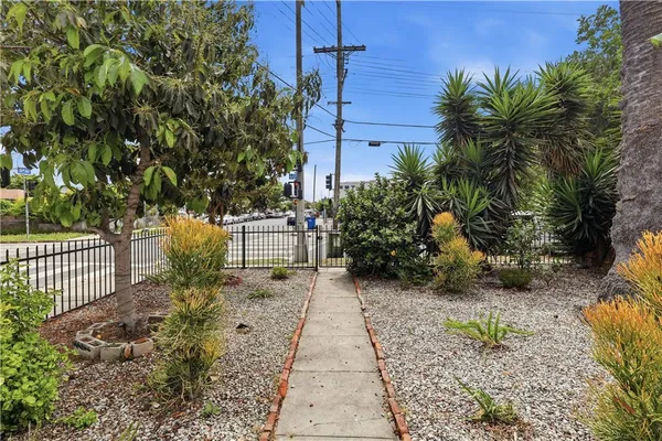 $699,000 | 3101 West 60th Street, Los Angeles, CA 90043