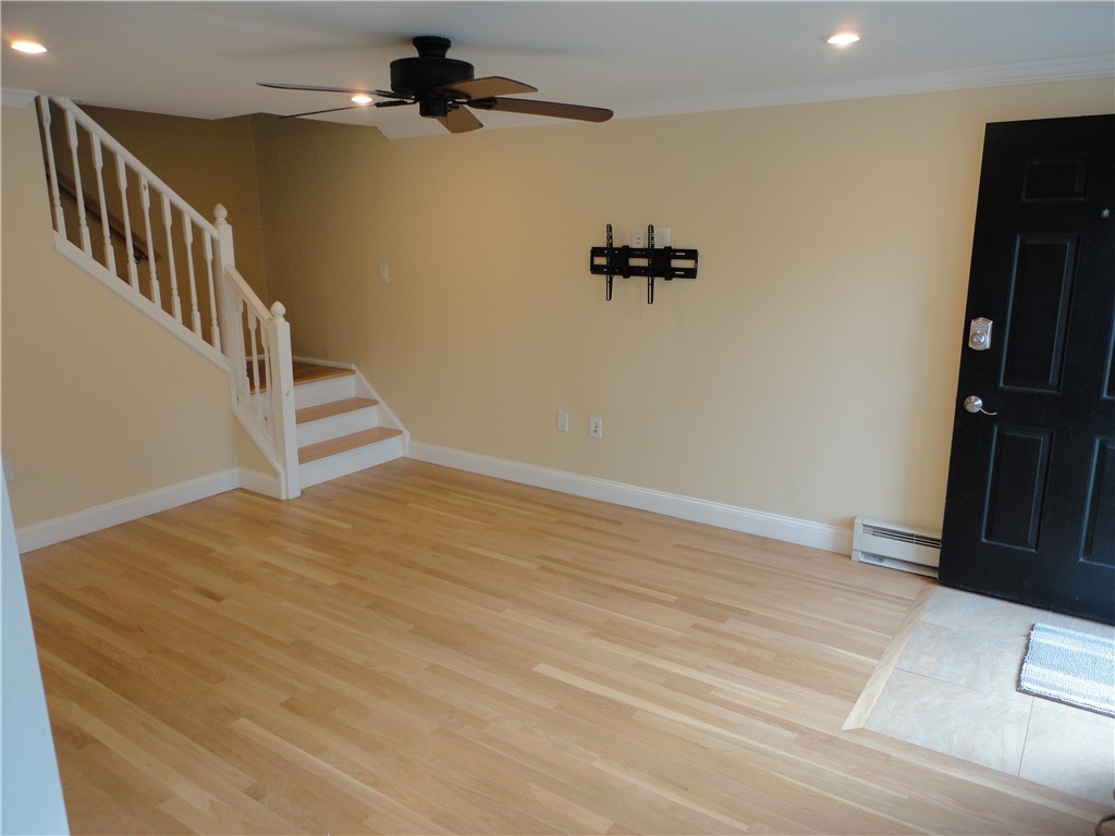 200 Post Road, Unit 104 Warwick, RI 02888 - Photo 5 of 27 Living Room