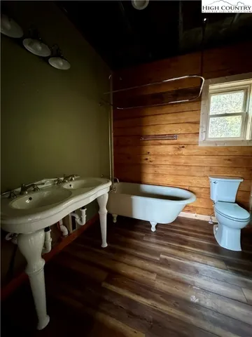 a bathroom with a sink and a toilet