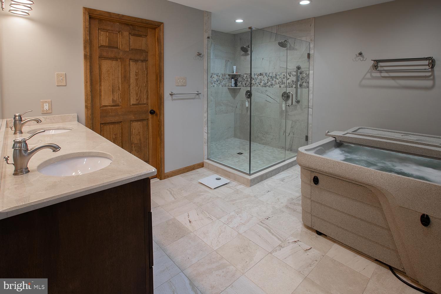 14 Log Road Tabernacle, NJ 08088 - Photo 22 of 38 Master bath