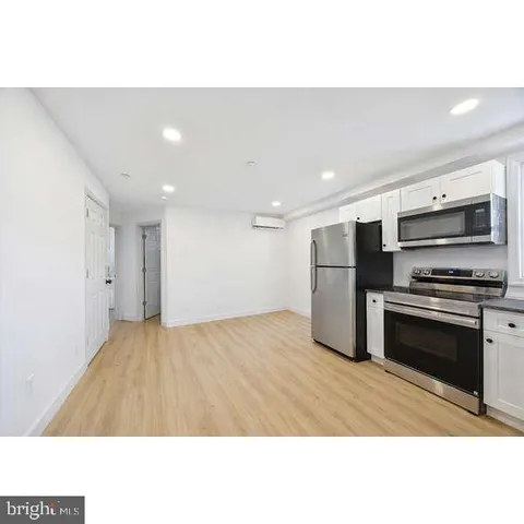 $580,000 | 9 West Hinckley Avenue, Ridley Park, PA 19078