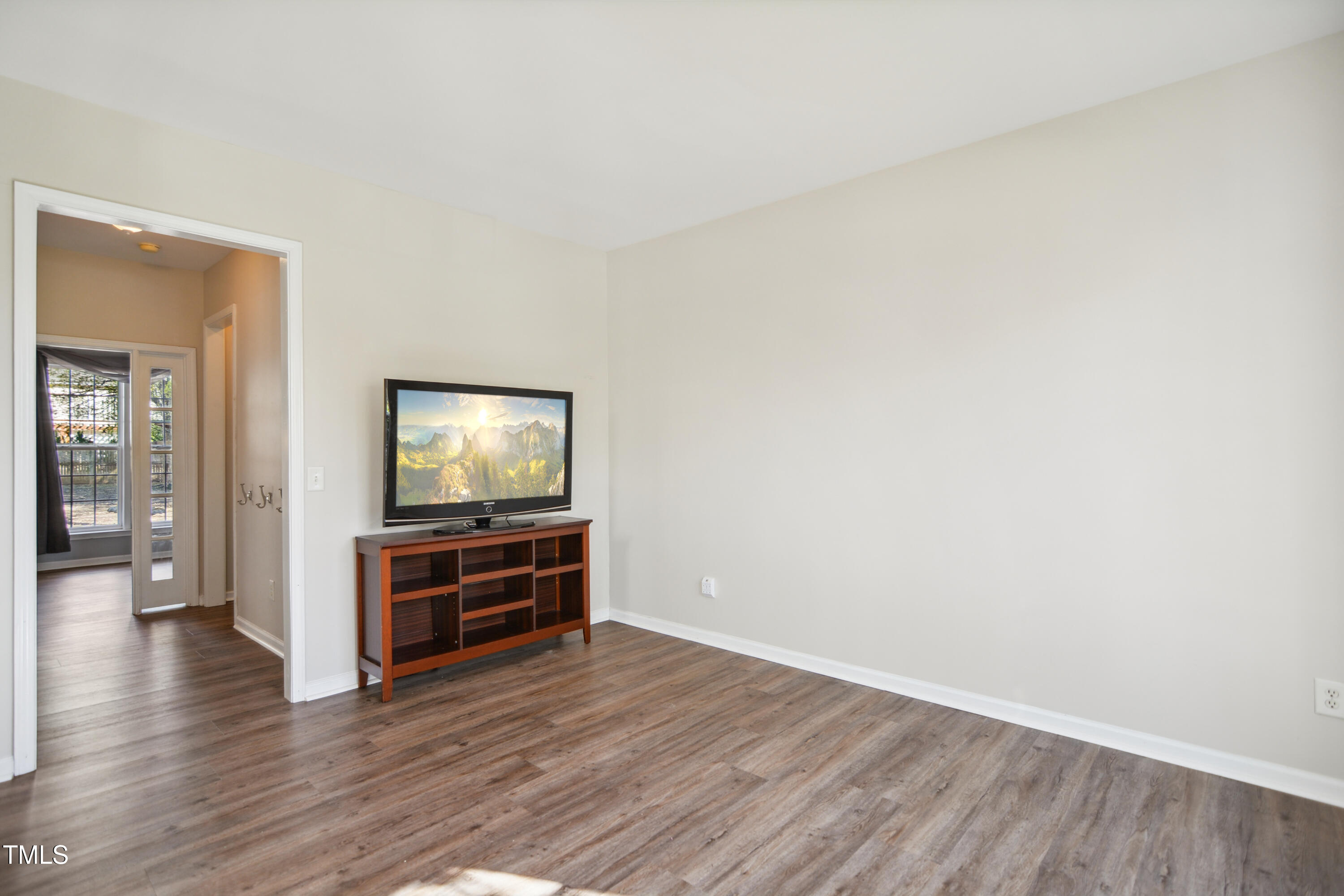 7604 Derek Drive Raleigh, NC 27613 - Photo 6 of 33 020