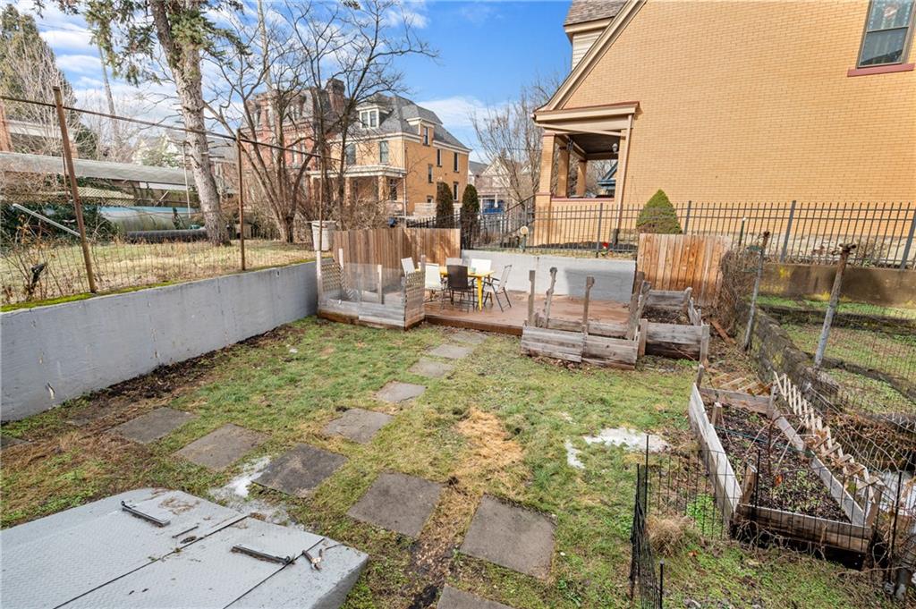 1832 Ley Street Pittsburgh, PA 15212 - Photo 26 of 31
