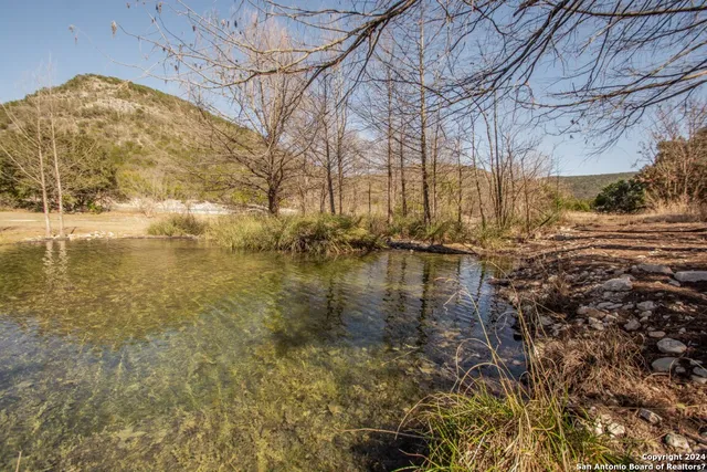 $399,000 | 195 Canyon Road, Vanderpool, TX 78885