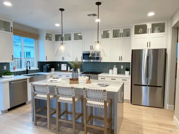 $899,000 | 484 Sanchez Court, Sonoma, CA 95476