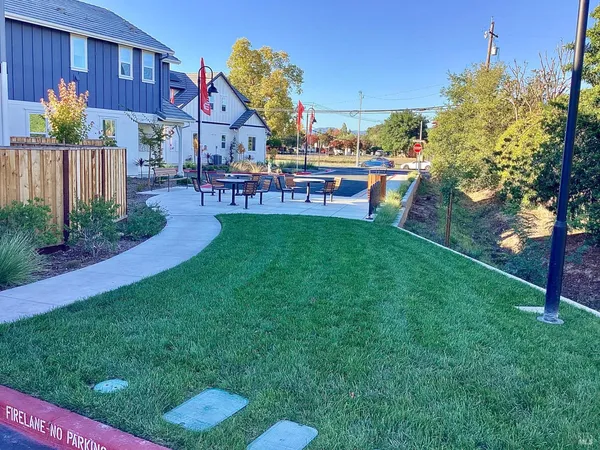 $899,000 | 484 Sanchez Court, Sonoma, CA 95476