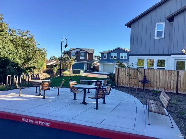 $899,000 | 484 Sanchez Court, Sonoma, CA 95476