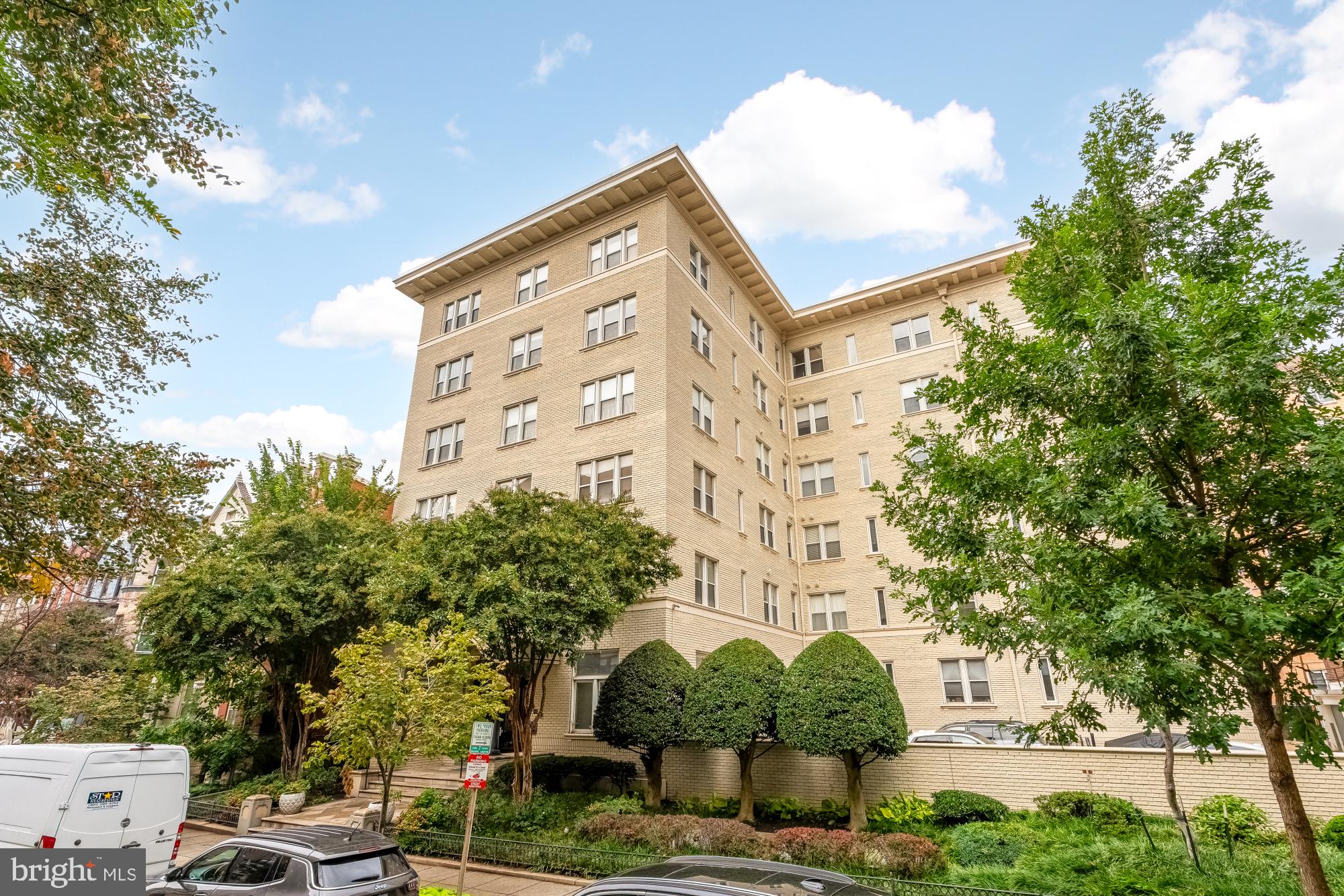 1619 R Street Northwest, Unit 606 Washington, DC 20009 - Photo 22 of 25 a front view of a building