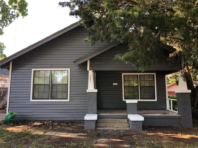 $1,500 | 731 East Lowden Street, Fort Worth, TX 76104