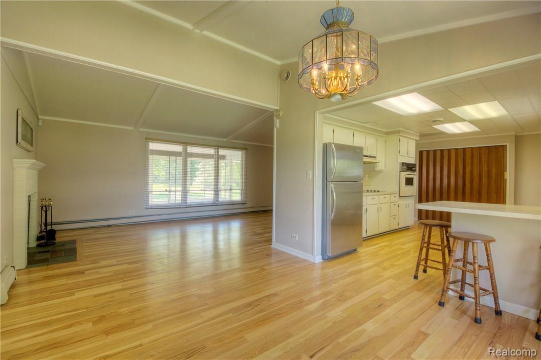 47046 Maben Road Canton, MI 48187 - Photo 10 of 32 9 DR.jpg