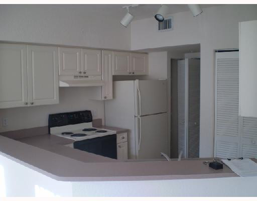 6706 West Sample Road, Unit B 23 Coral Springs, FL 33067 - Photo 3 of 5 Kitchen
