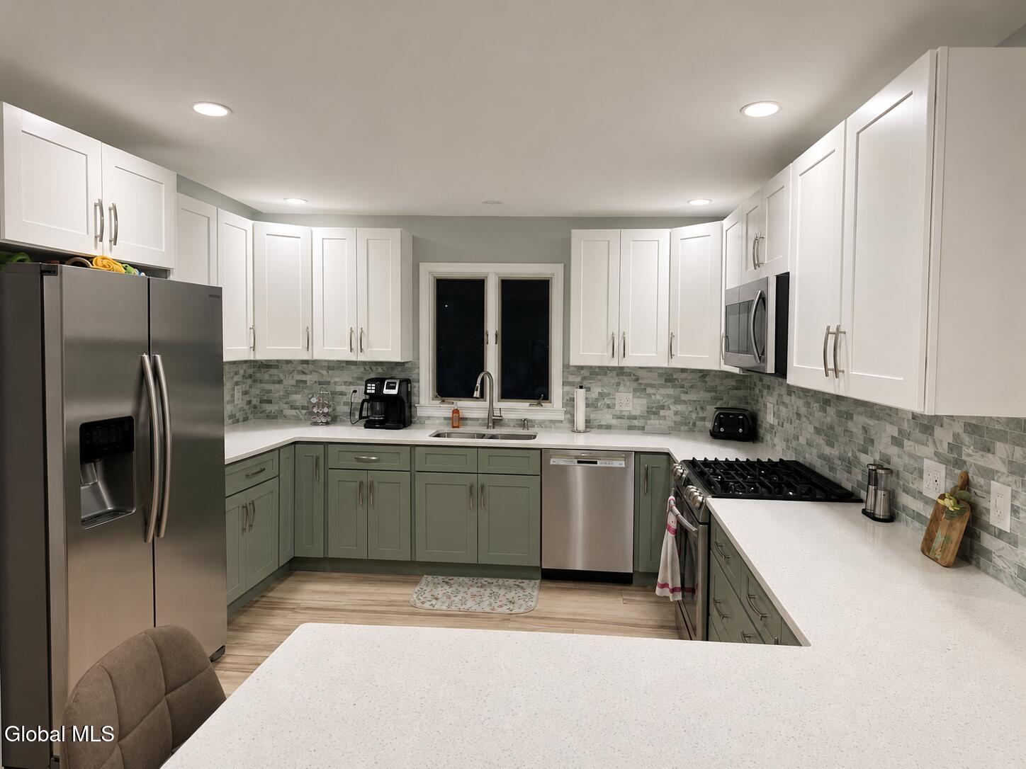 811 Duanesburg Road Schenectady, NY 12306 - Photo 15 of 38 46051064-4C1C-4444-A91F-DF95A214C2C6