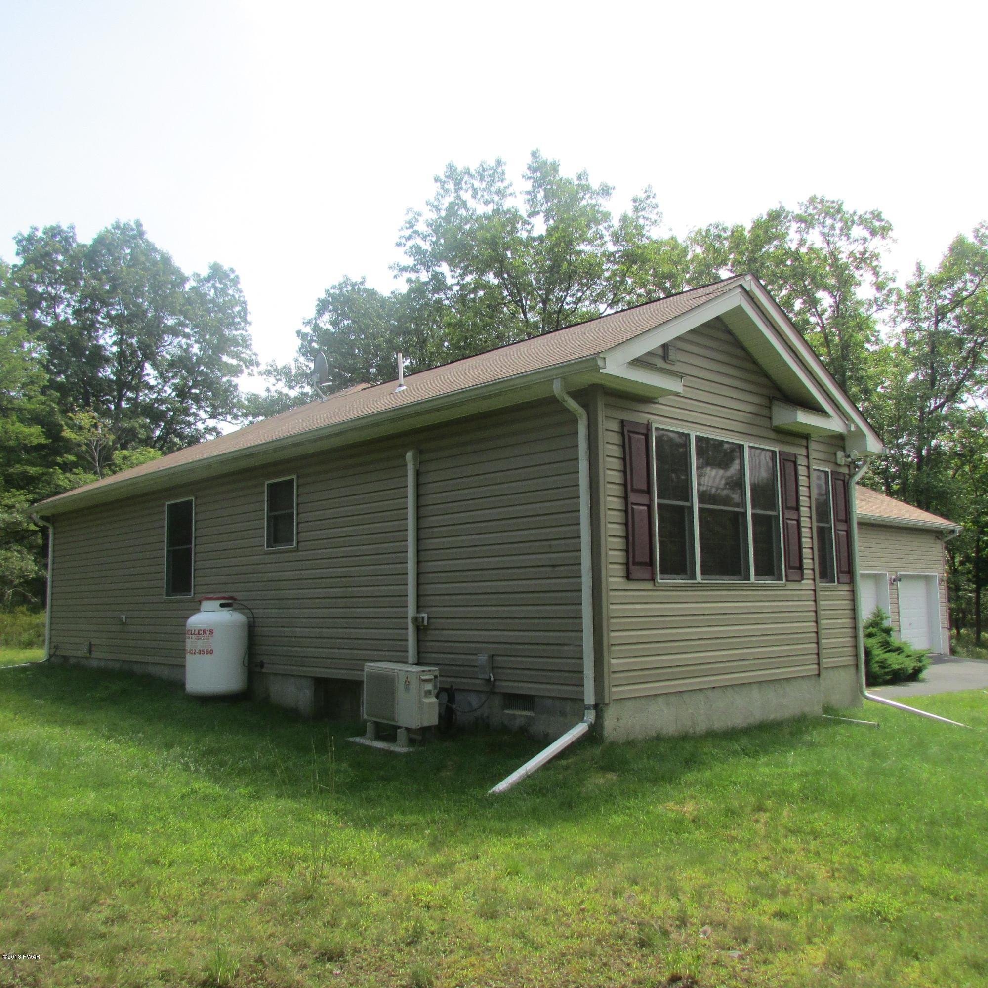 2140 Oaktree Lane Bushkill, PA 18324 - Photo 23 of 27