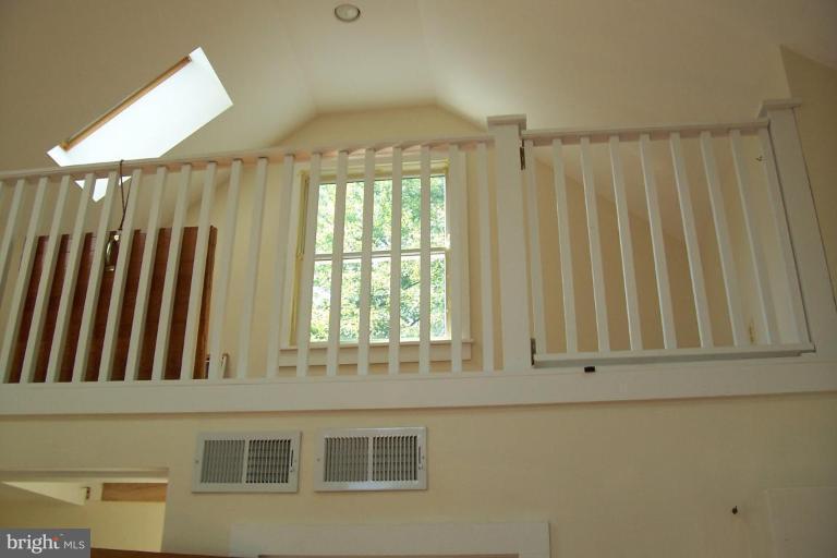 1258 Spring Hill Road McLean, VA 22102 - Photo 11 of 14 Loft