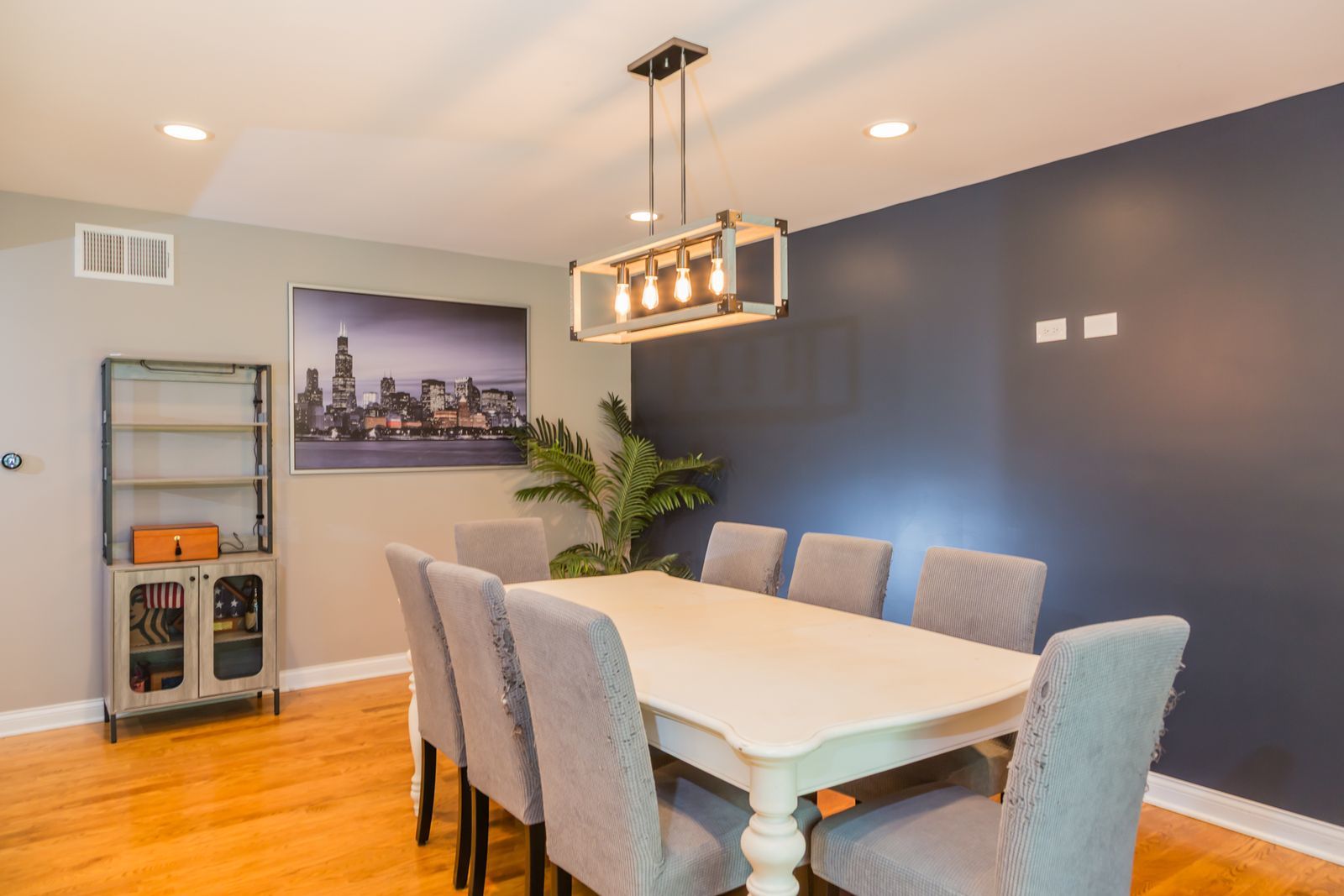 38W530 Hopps Road Elgin, IL 60124 - Photo 8 of 21 Gallery Image 8