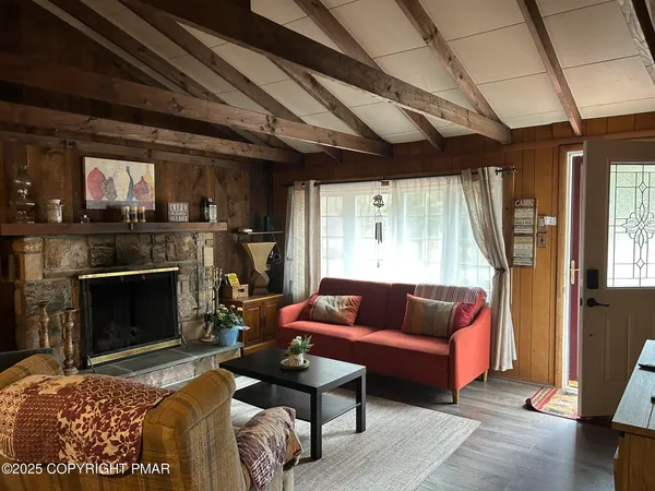 $1,800 | 226 Tepee Drive, Pocono Lake, PA 18347