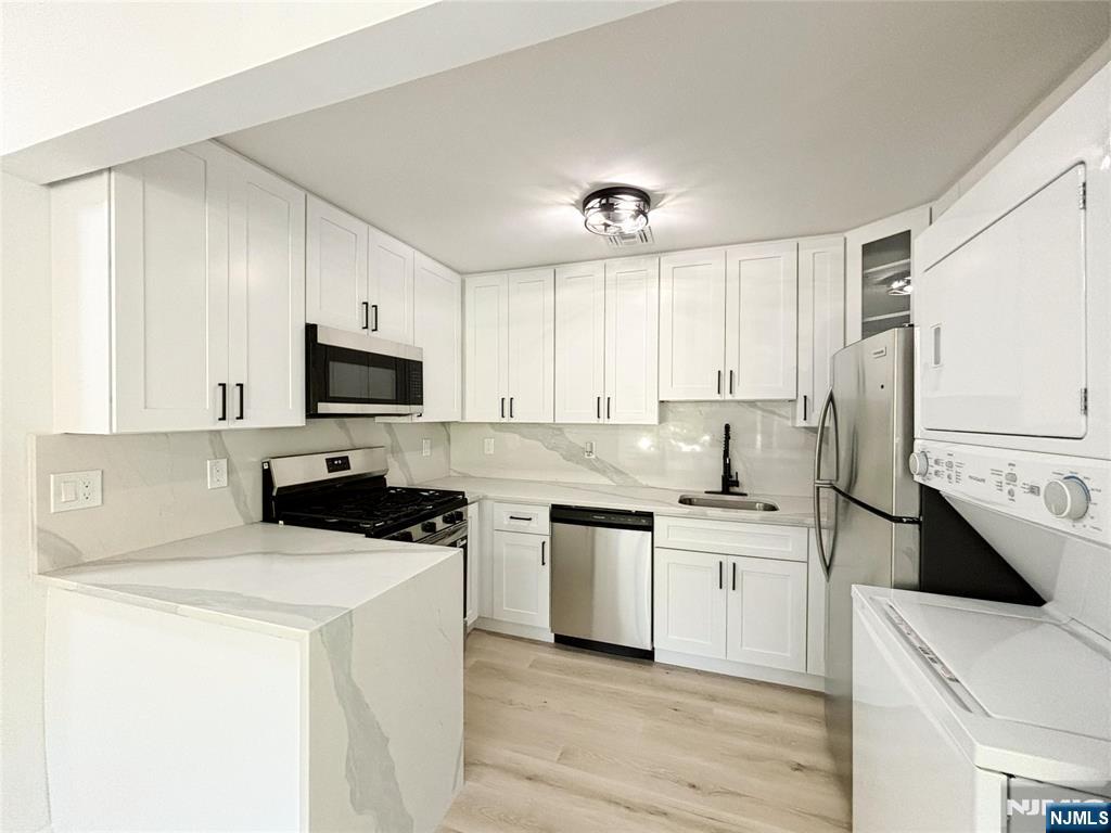 135 Falcon Ridge Way North Hamburg, NJ 07419 - Photo 1 of 9