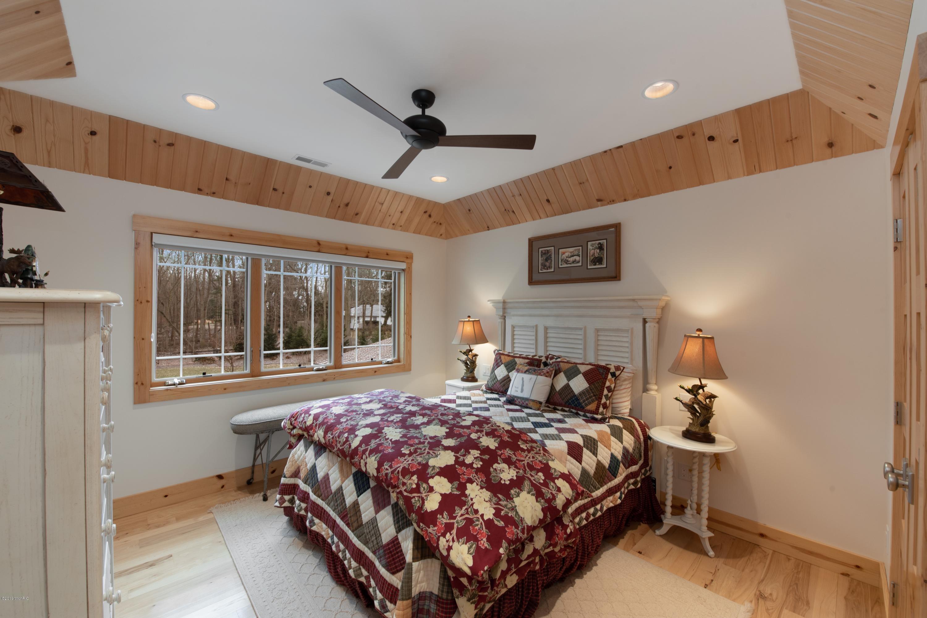 14963 Lakeshore Road Lakeside, MI 49116 - Photo 17 of 32 12_14963LakeshoreRd_153_2ndBedroom_HiRes