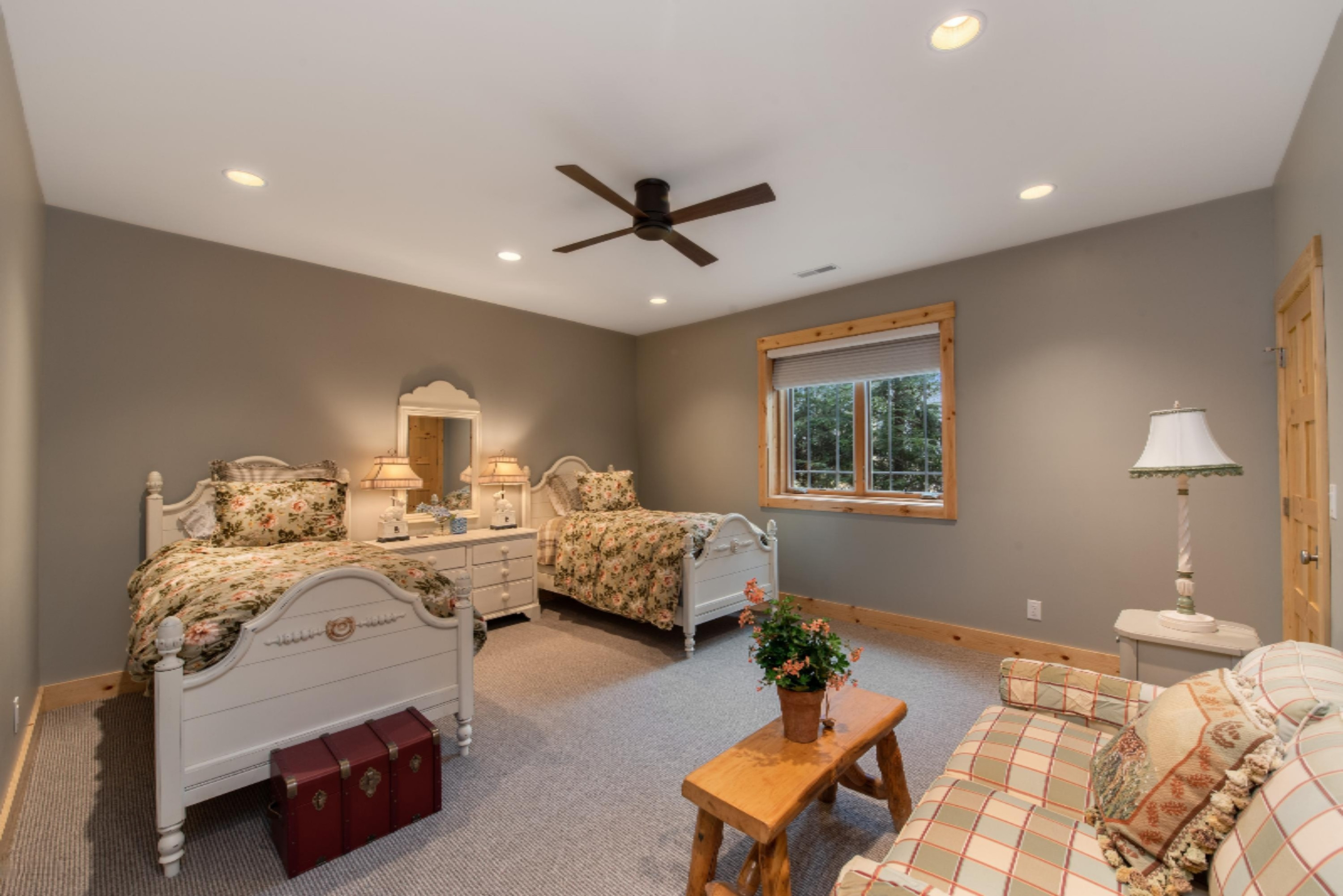 14963 Lakeshore Road Lakeside, MI 49116 - Photo 22 of 32 14_14963LakeshoreRd_161_4thBedroom_HiRes